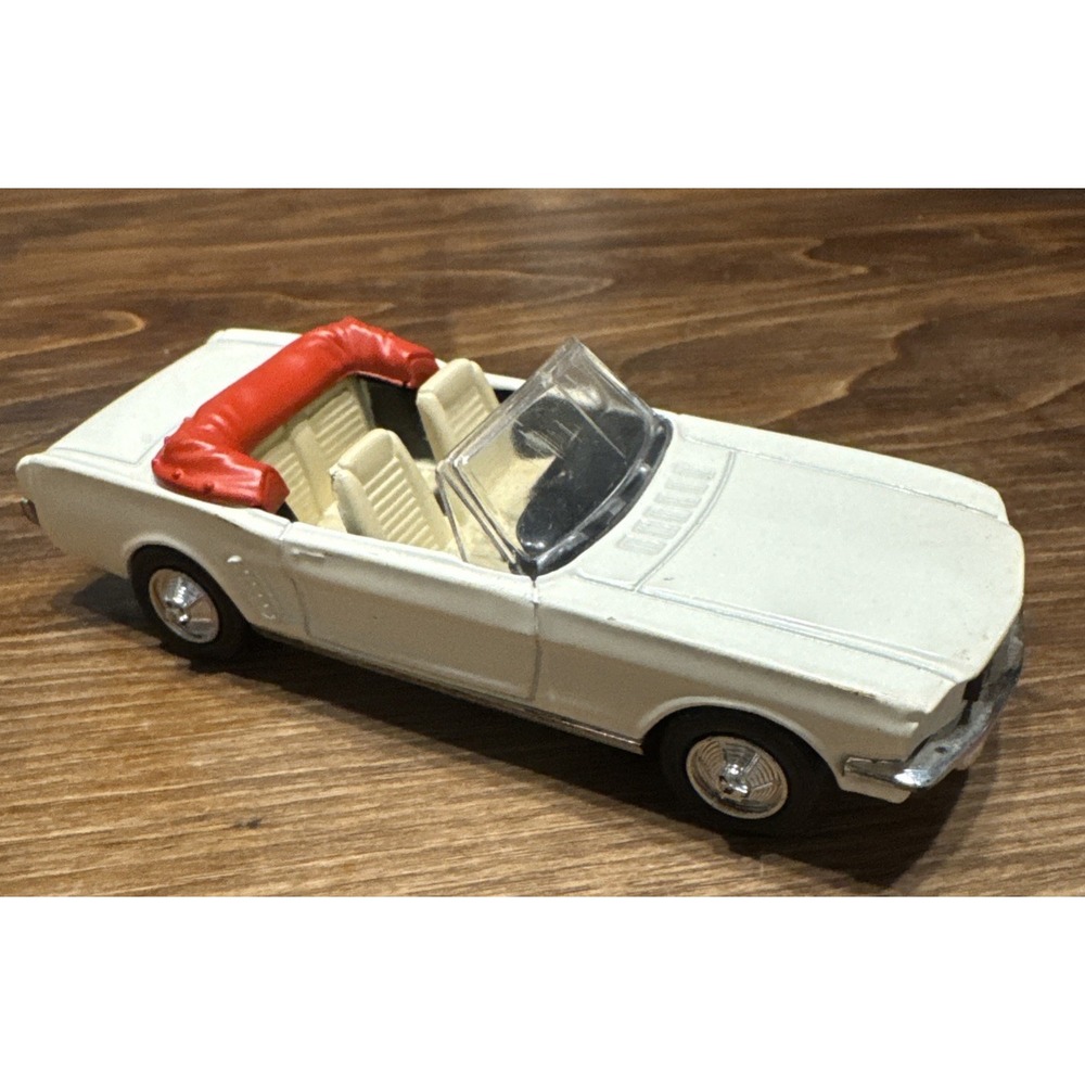 New-Ray 1964 Ford Mustang Convertible 1/43 Scale Diecast Car